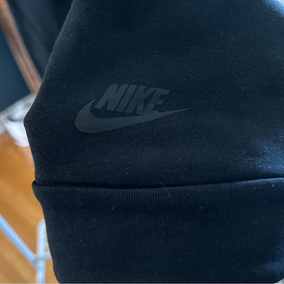 Nike Tech Fleece sweatshirt with front pouch black XL - Picture 2 of 6